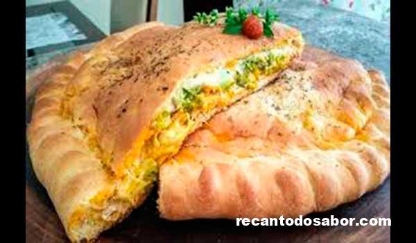 Calzone De Frango Com Brócolis E Queijo