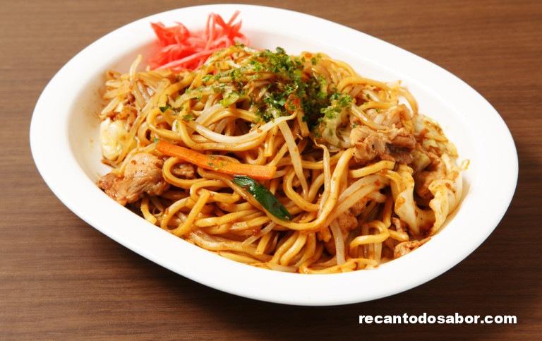 Receitas 13 Macarrão Yakisoba com frango